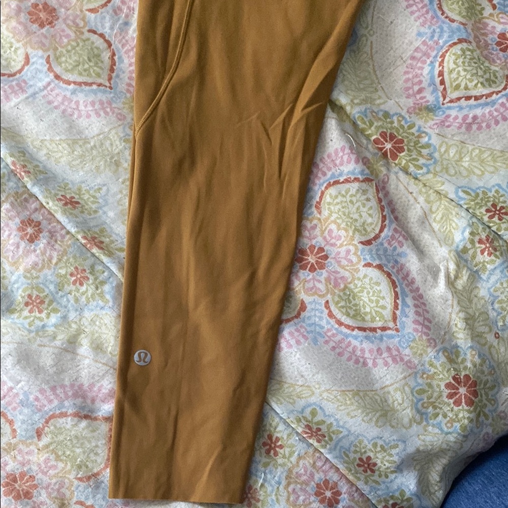 Women's lulu lemon leggings - Picture 3 of 6